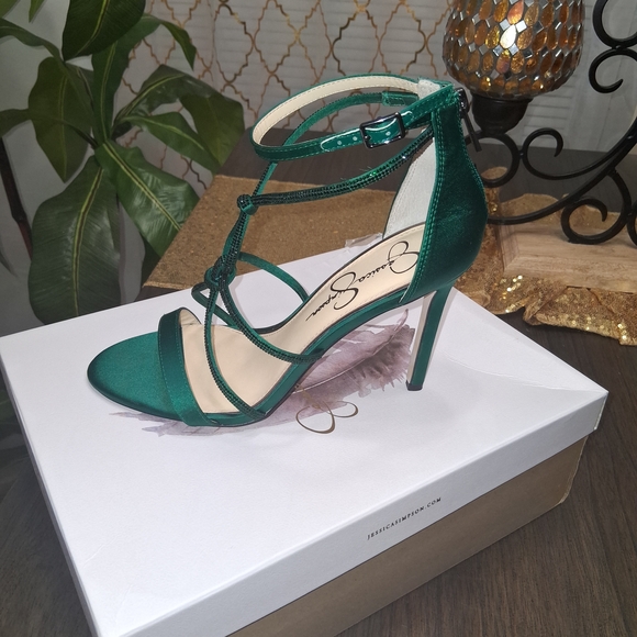 *Brand New* Jessica Simpson Emerald Strappy Heels Size 9 - Picture 3 of 5
